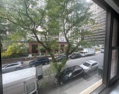 405 East 56th Street - Photo Thumbnail 3