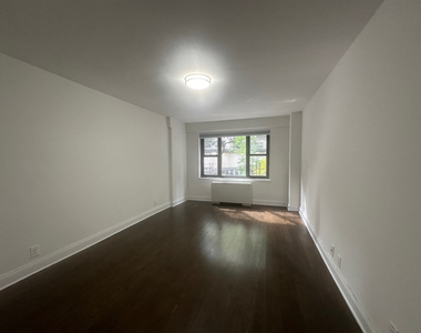405 East 56th Street - Photo Thumbnail 5