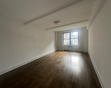 137 East 38th Street - Photo Thumbnail 7