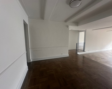 137 East 38th Street - Photo Thumbnail 1