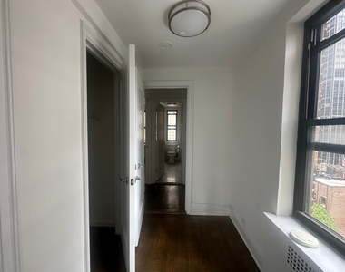 137 East 38th Street - Photo Thumbnail 9