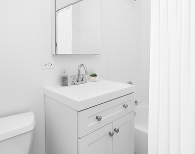 135 William Street - Photo Thumbnail 6