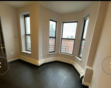 952 Bergen Street - Photo Thumbnail 3
