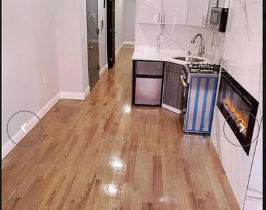 952 Bergen Street - Photo Thumbnail 2