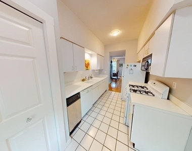 216 Summit Ave - Photo Thumbnail 4