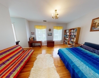 216 Summit Ave - Photo Thumbnail 7