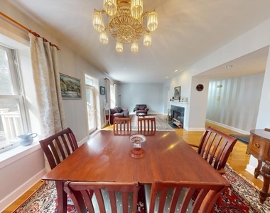 216 Summit Ave - Photo Thumbnail 2