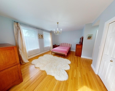 216 Summit Ave - Photo Thumbnail 5