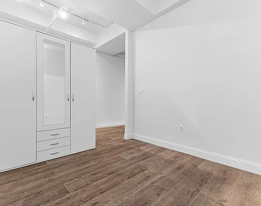 255 West 36th Street - Photo Thumbnail 8