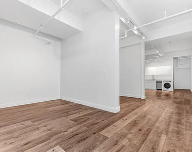 255 West 36th Street - Photo Thumbnail 2