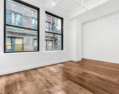 255 West 36th Street - Photo Thumbnail 6