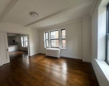 178 East 70th Street - Photo Thumbnail 3