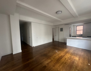 178 East 70th Street - Photo Thumbnail 4