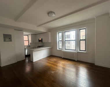 178 East 70th Street - Photo Thumbnail 1