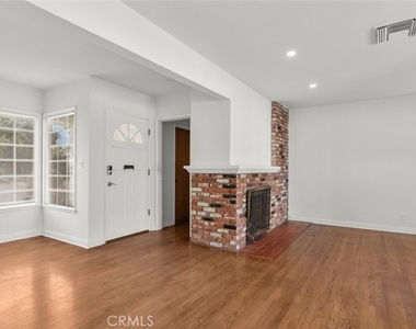 19349 Friar Street - Photo Thumbnail 6