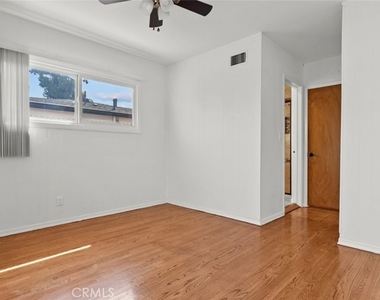 19349 Friar Street - Photo Thumbnail 19