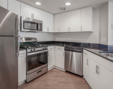 1401 S. Joyce Street - Photo Thumbnail 7