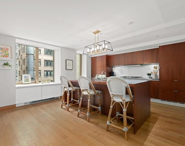 50 Gramercy Park N - Photo Thumbnail 5