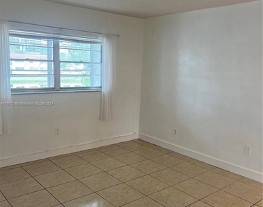 2825 Ne 201st Ter - Photo Thumbnail 11