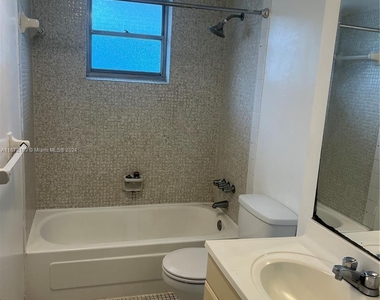 2825 Ne 201st Ter - Photo Thumbnail 13