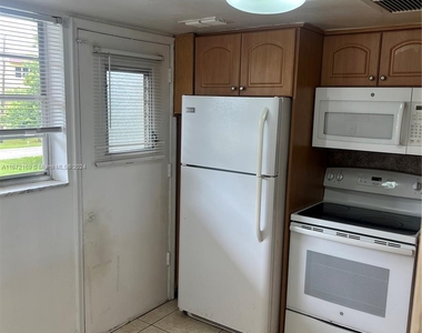 2825 Ne 201st Ter - Photo Thumbnail 3