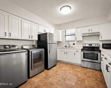 1205 2nd Street S - Photo Thumbnail 14