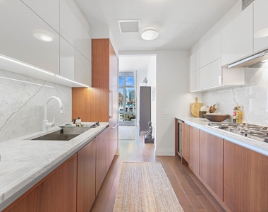 35 West 15th Street - Photo Thumbnail 4