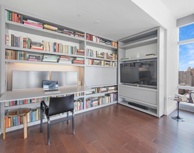 35 West 15th Street - Photo Thumbnail 3