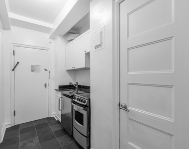 LOW FEE Second Avenue Studio - Photo Thumbnail 1