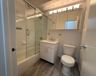 157 East 57th Street - Photo Thumbnail 11