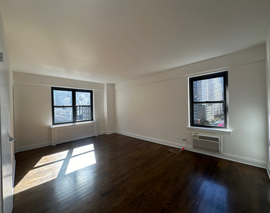 157 East 57th Street - Photo Thumbnail 16