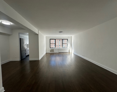 157 East 57th Street - Photo Thumbnail 1