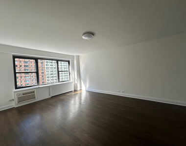 157 East 57th Street - Photo Thumbnail 6