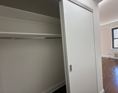 157 East 57th Street - Photo Thumbnail 15