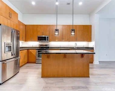 3223 W 6th Street - Photo Thumbnail 2