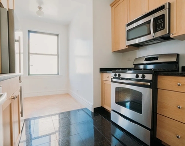 East 68th Street - Photo Thumbnail 5