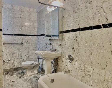 East 68th Street - Photo Thumbnail 12