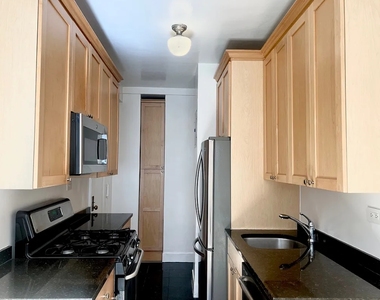 East 68th Street - Photo Thumbnail 6