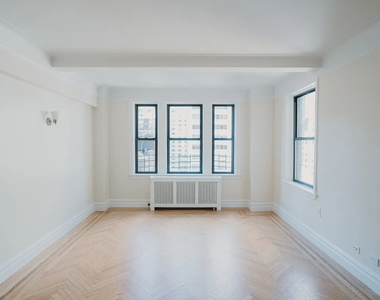 East 68th Street - Photo Thumbnail 2