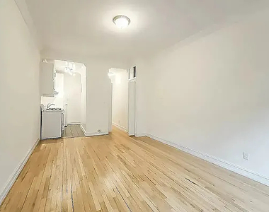 226 East 74th Street - Photo Thumbnail 1