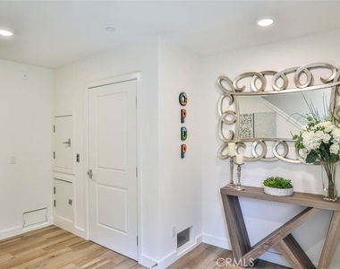 1522 Doheny Way - Photo Thumbnail 7