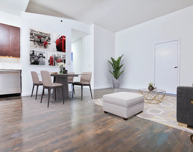 135 William Street - Photo Thumbnail 2