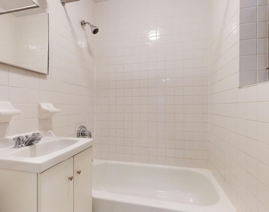West 51 Street - Photo Thumbnail 4