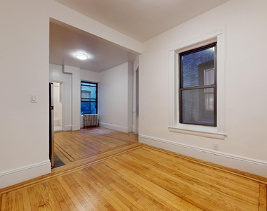 West 51 Street - Photo Thumbnail 1