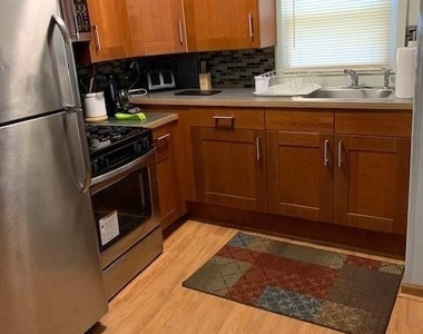 172 College Place - Photo Thumbnail 3