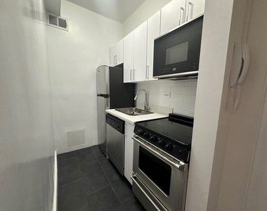 160 West 73rd Street - Photo Thumbnail 4