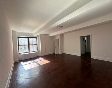 160 West 73rd Street - Photo Thumbnail 1