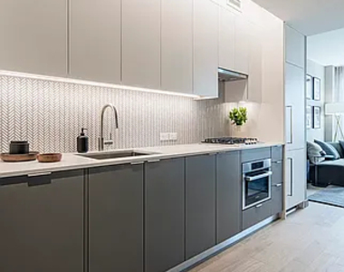 243 West 28th Street - Photo Thumbnail 2