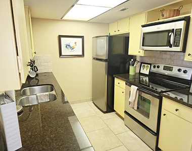 5225 E Waverly Drive - Photo Thumbnail 3