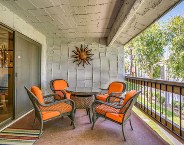 5225 E Waverly Drive - Photo Thumbnail 7